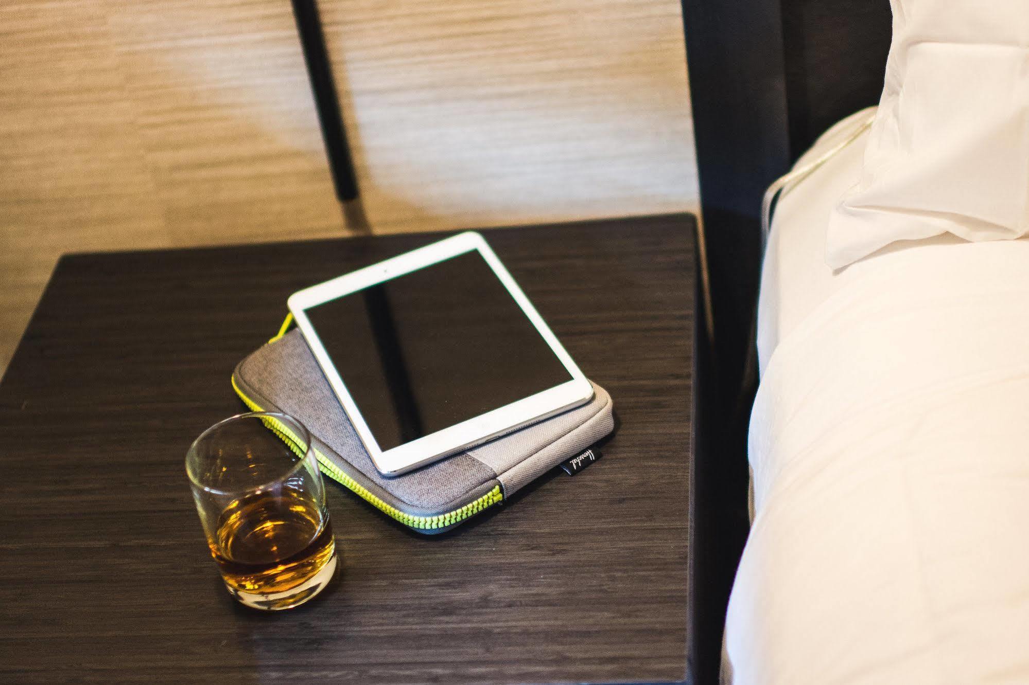 פיירפילד Hotel Hi-Ho - Contactless Check-In מראה חיצוני תמונה